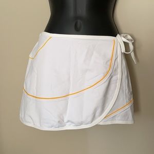 Lululemon Vintage That's a Wrap Skirt White 6